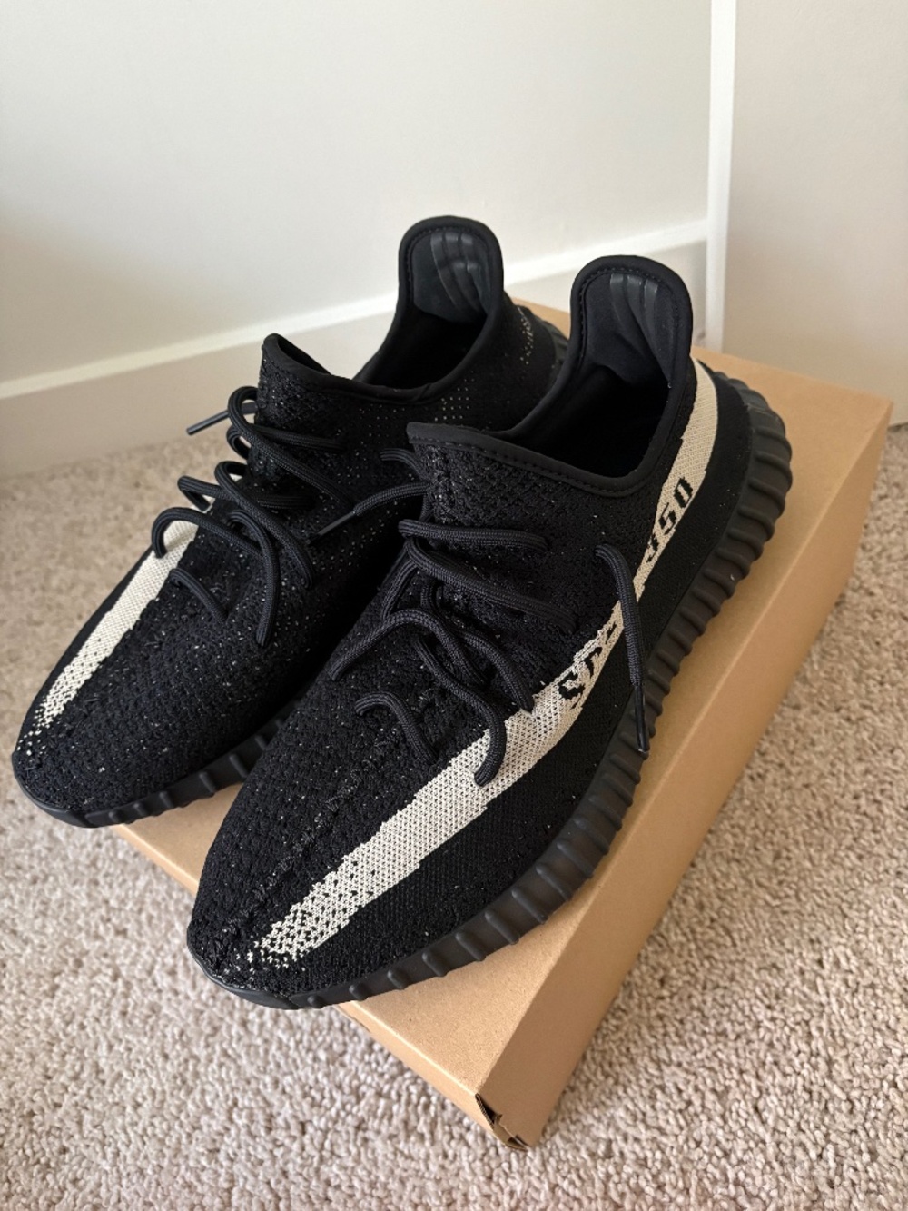Adidas Yeezy Boost 350 V2 Core
